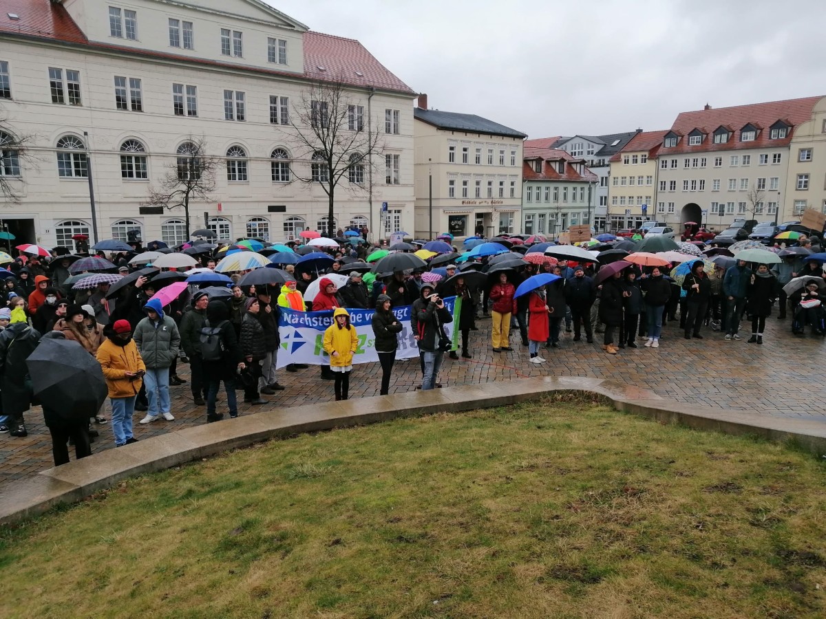 Demo "Nie wieder ist Jetzt" in Zeitz am 11.2.2024 | Foto: (c) Werner Köppen Demo "Nie wieder ist Jetzt" in Zeitz am 11.2.2024 | Foto: (c) Werner Köppen
