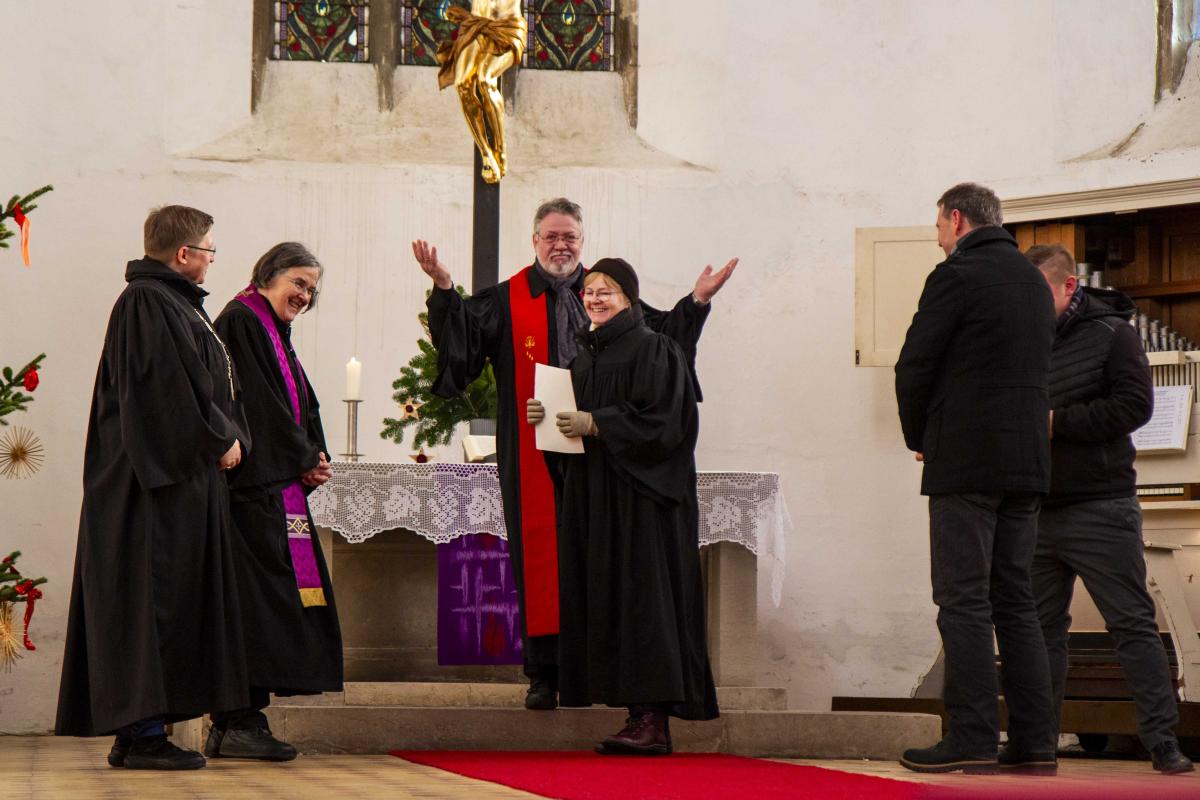 Winzergottesdienst in Laucha 2024 | Foto: (c) Kirchenkreis Naumburg-Zeitz, Ilka Ißermann Winzergottesdienst in Laucha 2024 | Foto: (c) Kirchenkreis Naumburg-Zeitz, Ilka Ißermann
