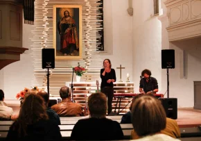 Katie und Lasse in der Michaeliskirche | Foto: (c) Kirchenkreis Naumburg-Zeitz, Ilka Ißermann